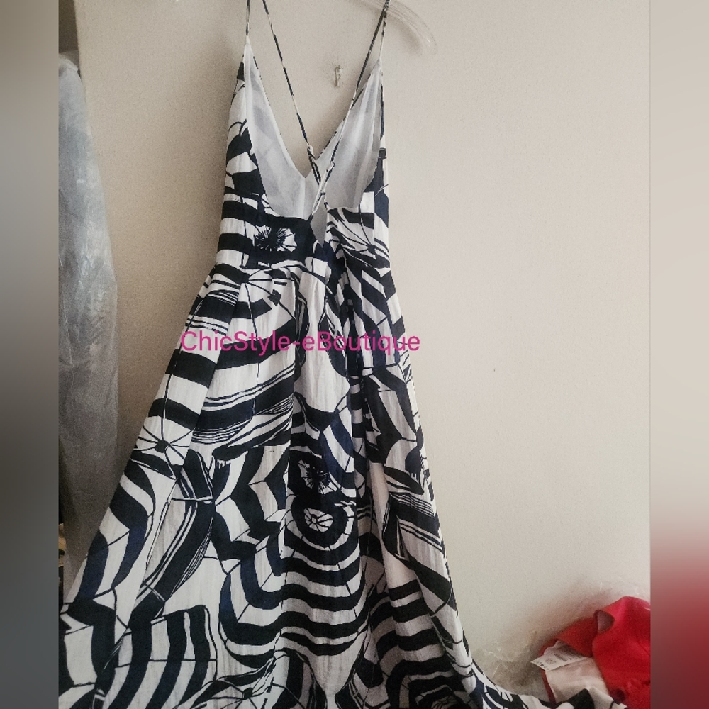 STORE CLOSING! H&M Long Strappy Dress White/navy Blue Patterned Fitted Bodice N - Picture 3 of 14